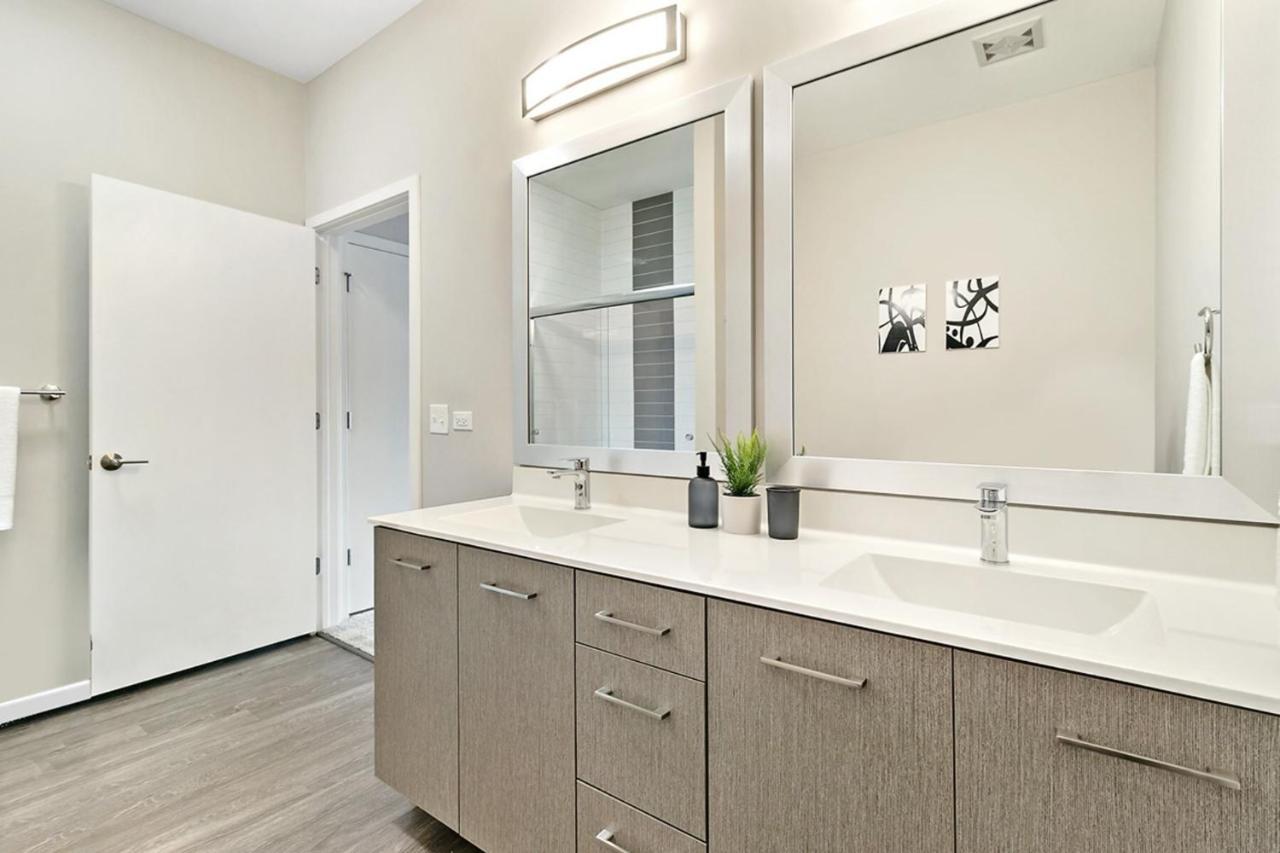 Bright & Comfortable Oakbrook 2Br Apt Free Parking - Ob 1 Apartment Oakbrook Terrace Ngoại thất bức ảnh