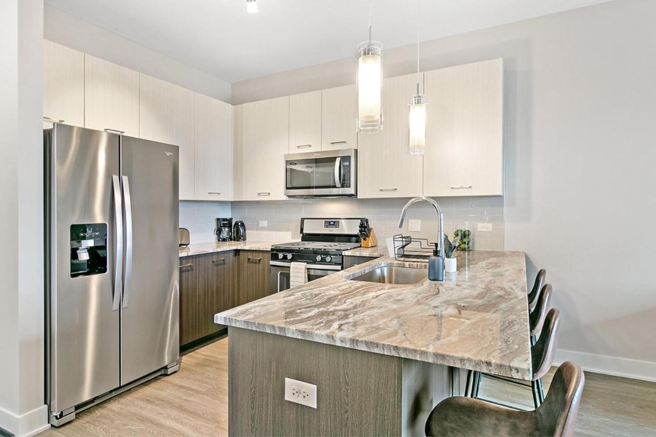 Bright & Comfortable Oakbrook 2Br Apt Free Parking - Ob 1 Apartment Oakbrook Terrace Ngoại thất bức ảnh