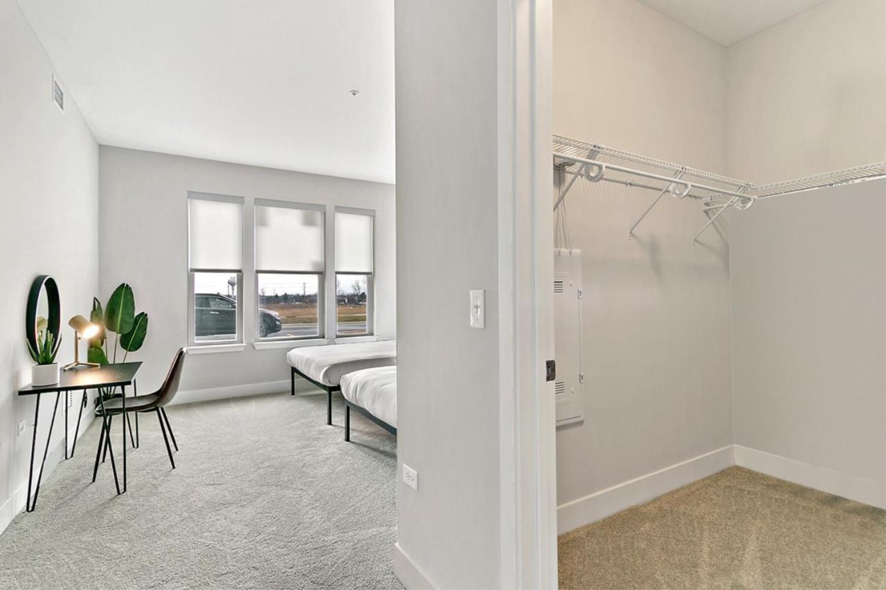 Bright & Comfortable Oakbrook 2Br Apt Free Parking - Ob 1 Apartment Oakbrook Terrace Ngoại thất bức ảnh