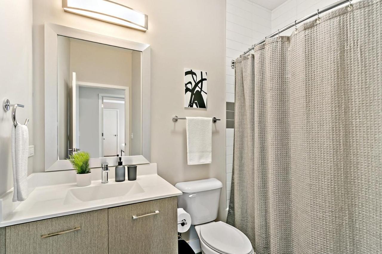 Bright & Comfortable Oakbrook 2Br Apt Free Parking - Ob 1 Apartment Oakbrook Terrace Ngoại thất bức ảnh